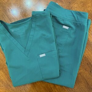 Figs womens Hunter Green Large Scrub set